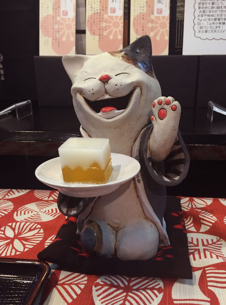 佐藤屋の菓子祭をアピる布施猫with嘯風