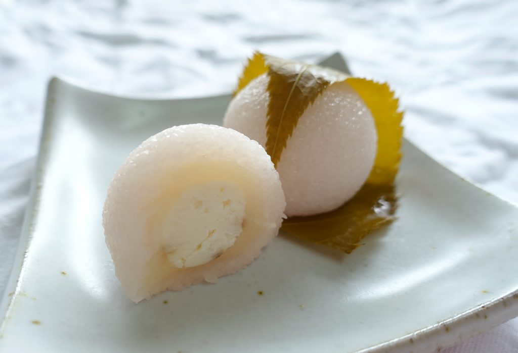 佐藤屋のクリームチーズ餡の桜餅「醍醐の桜」
